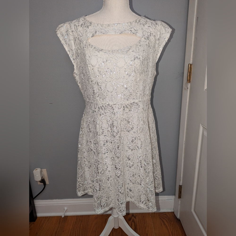 Women's size XL white dress with silver accents